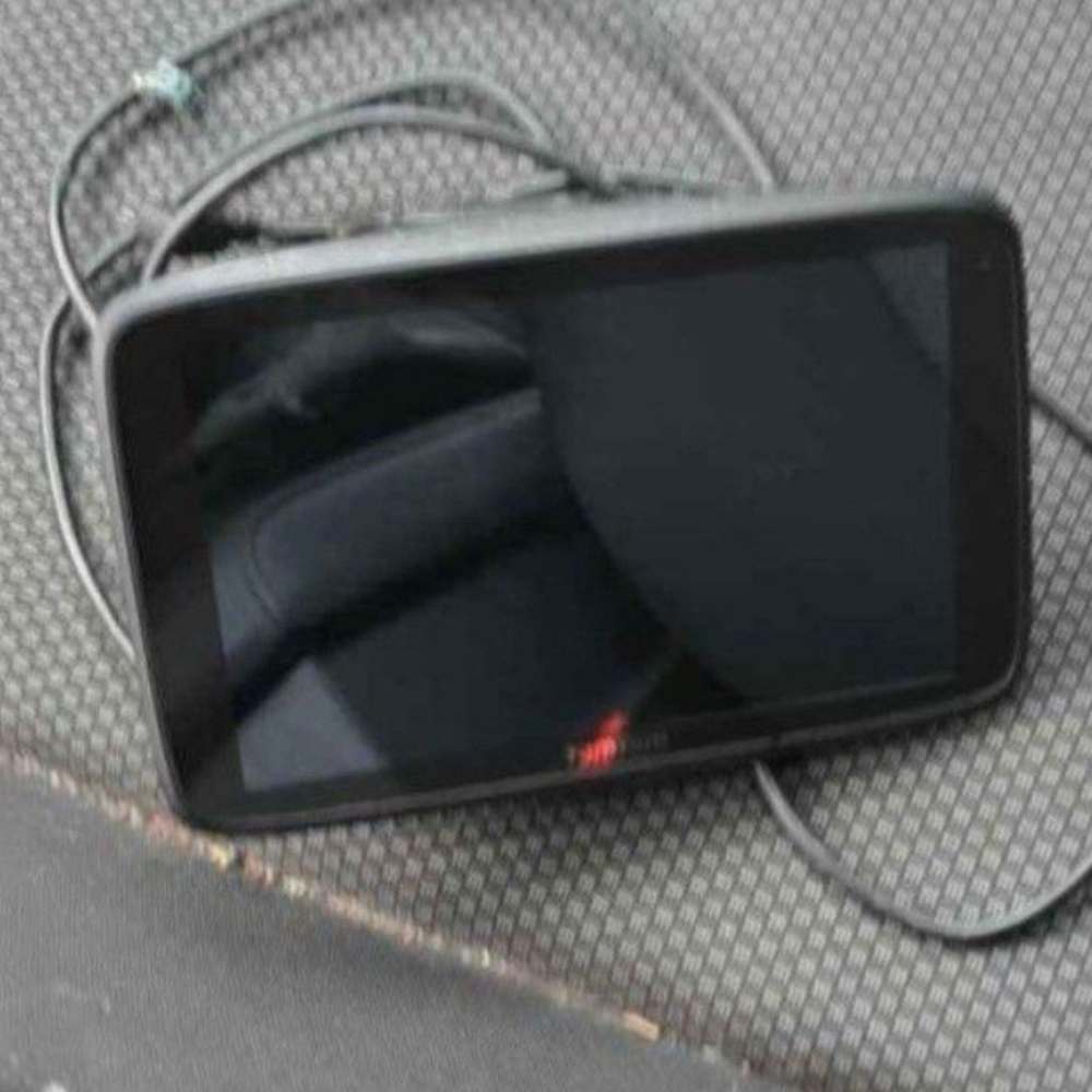 Tomtom go supreme 6inch screen